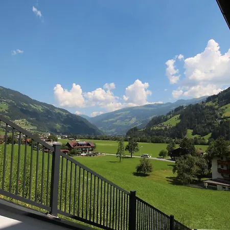 Haus Waldeck - Bergwelten * Hippach
