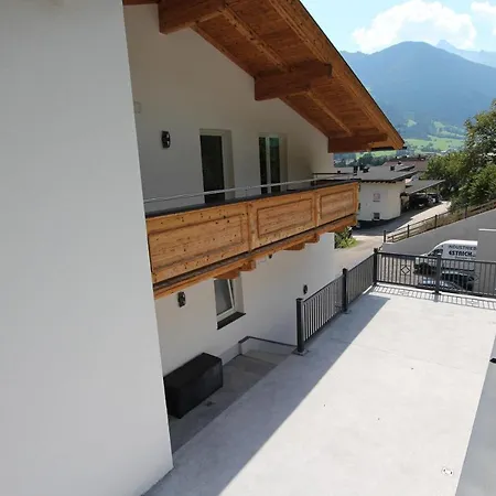 Haus Waldeck - Bergwelten Apartment Hippach